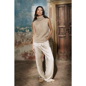 Vince | Women’s Taupe Textured Cashmere Knit Sweater Vest ~ Medium